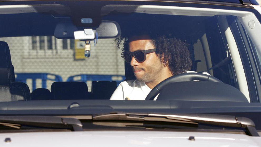 Marcelo handed fine of 105,000 euros for driving without a valid license - Bóng Đá