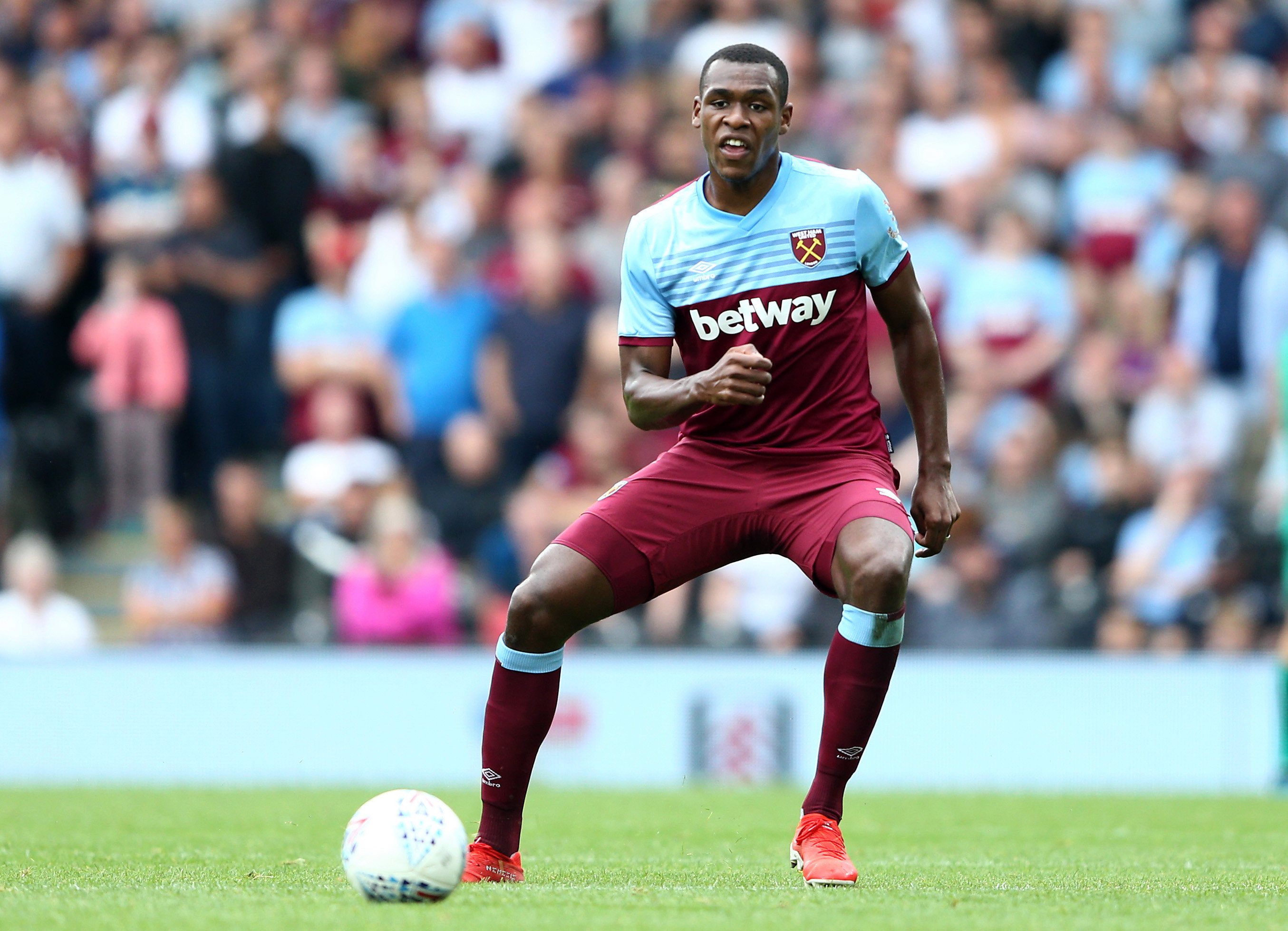 Arsenal fans react on Twitter to reported interest in West Ham’s Issa Diop - Bóng Đá