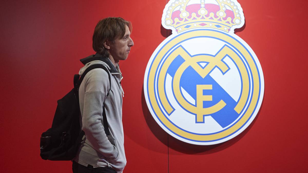 Modric set to stay with Real Madrid through to 2021 - Bóng Đá