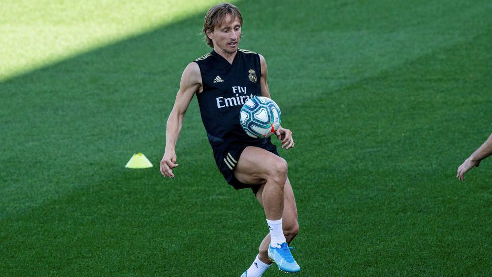 Modric set to stay with Real Madrid through to 2021 - Bóng Đá