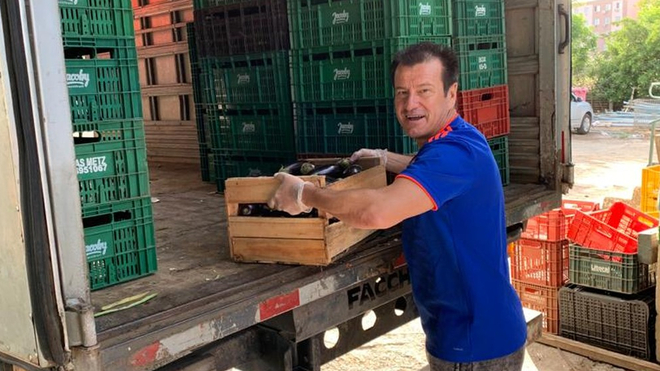 Dunga joins the fight against the coronavirus by donating ten tonnes of food - Bóng Đá