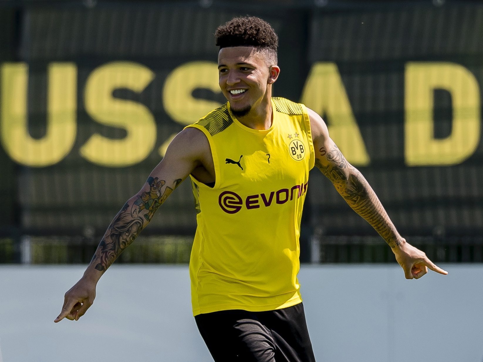 Sancho wants to return to England and is Manchester United's No.1 target - Bóng Đá