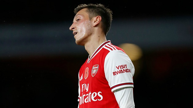 Mesut Ozil sẽ ảnh hưởng đến việc Arsenal giữ chân Aubameyang thế nào? - Bóng Đá
