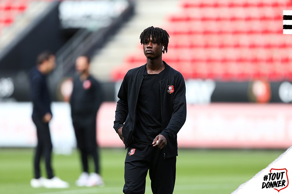 Eduardo Camavinga could be in line for a new contract, according to Goal.com, which will see the midfielder stay at Rennes for another season - Bóng Đá