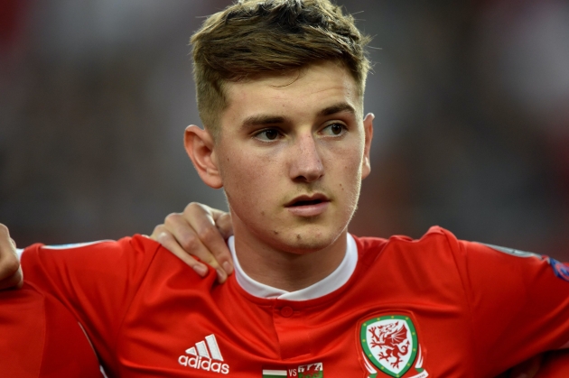 RUMOURSManchester United target young Welshman as Jadon Sancho alternative - Bóng Đá