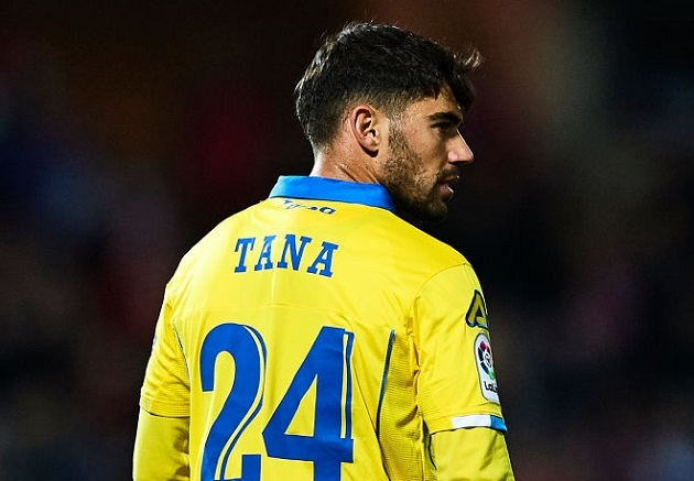Las Palmas hired a private detective to spy on one of their own players - Bóng Đá
