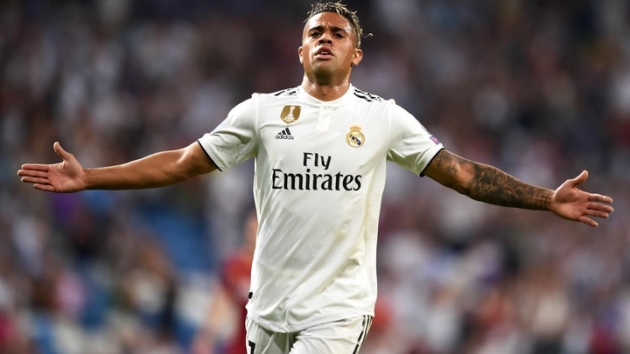 Benfica are awaiting Mariano Diaz's decision about whether he wants to join the Portuguese side - Bóng Đá