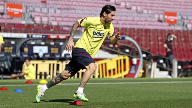 Messi continues to train on his own - Bóng Đá