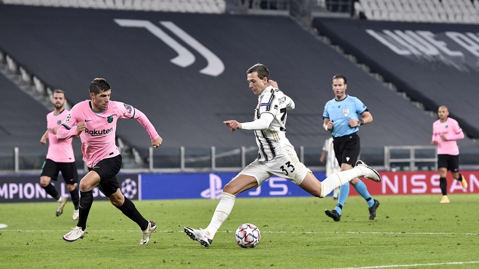 I disastrosi 7 minuti di Bernardeschi in Juventus-Barcellona - Bóng Đá