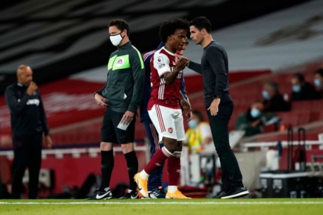 John Barnes defends Willian and claims Arsenal’s inconsistency is to blame for his struggles   - Bóng Đá