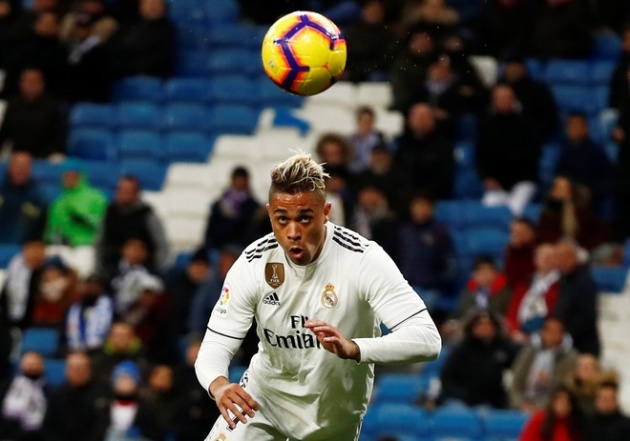 Trong đội hình Real hiện tại, HLV Zidane tin dùng những sao trẻ như Vinicius Junior hay Rodrygo Goes hơn là trao cho Mariano cơ hội.