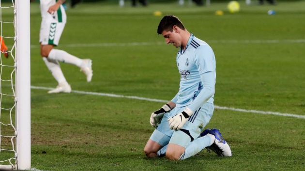 Courtois: There are referees who like to call that kind of penalty - Bóng Đá