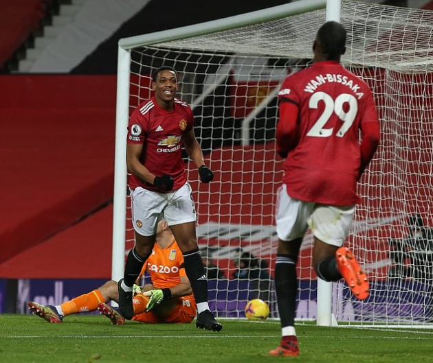 Martial mở tỷ số cho Man Utd.