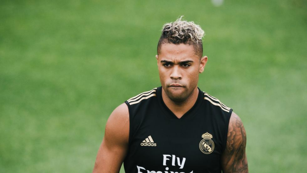 2. Mariano Diaz: Từng được khoác lên mình chiếc áo số 7 của Cristiano Ronaldo, tuy nhiên Mariano Diaz chưa bao giờ có thể đủ sức để thay thế siêu sao người Bồ Đào Nha.
