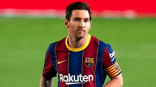 Giữ được Messi, Barca chờ thêm 2 