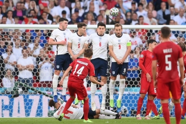 Denmark's opening goal against England should not have stood according to laws of the game - Bóng Đá