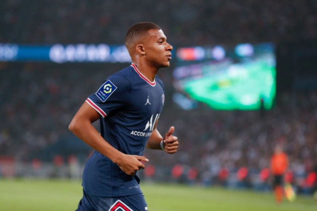 Man Utd tính gây sốc với bom tấn Mbappe.