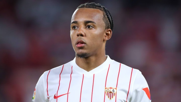 Chelsea theo sát Kounde.