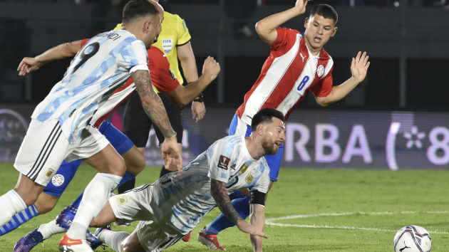 Paraguay stifle Messi in Argentina WC qualifier stalemate - Bóng Đá