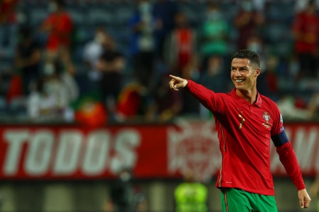 Cristiano Ronaldo breaks silence after setting incredible international record - Bóng Đá