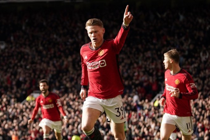 sau-tat-ca-mu-dung-vu-khi-cu-danh-bai-liverpool