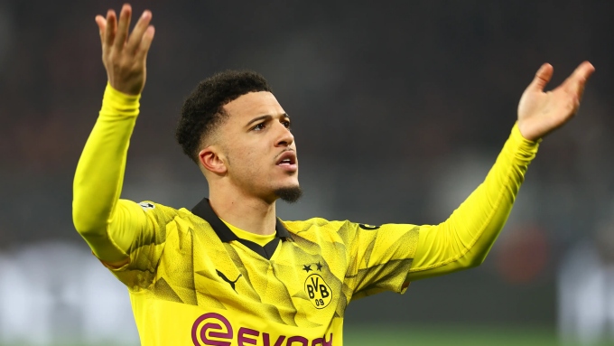 Jadon Sancho đang mang đến niềm vui hiếm hoi cho Man United - Bóng Đá