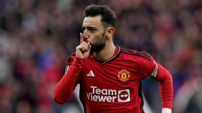 Man United phải công bằng với Bruno Fernandes - Bóng Đá