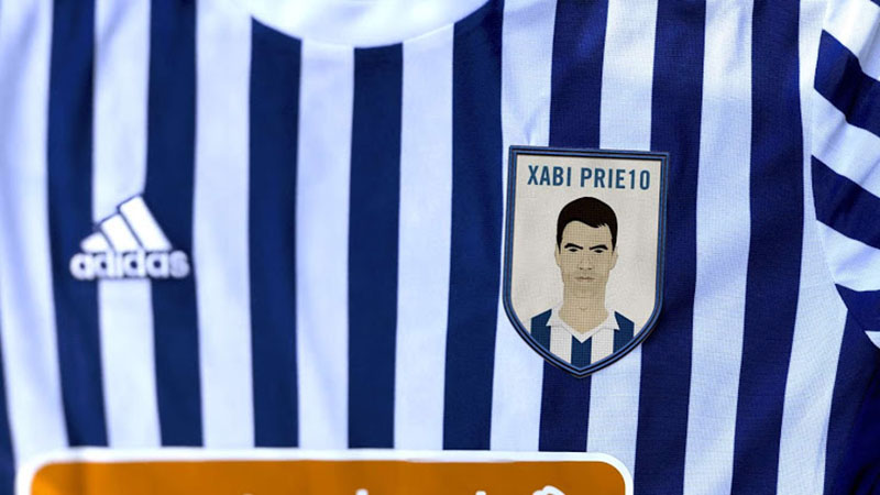 Real Sociedad tri ân đội trưởng Xabi Prieto theo cách siêu 