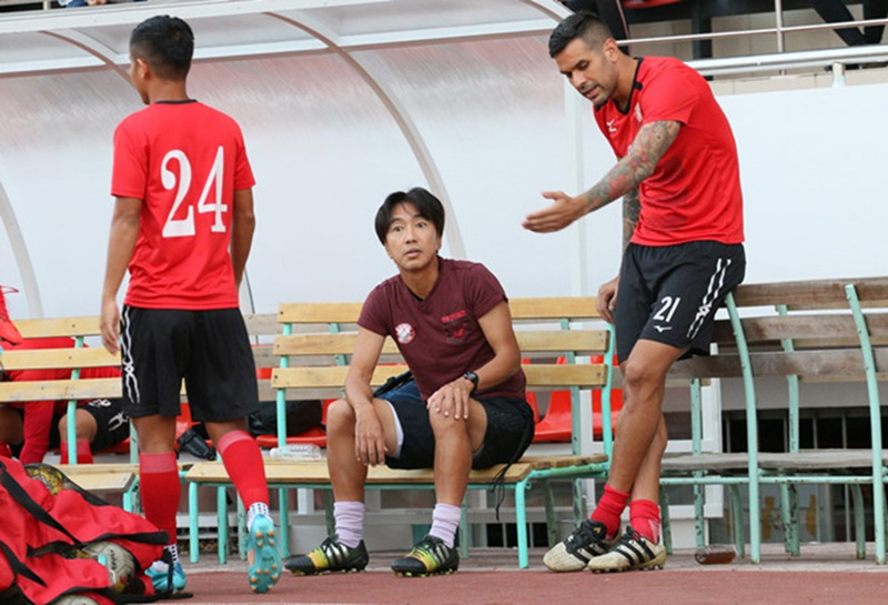 HLV Toshiya Miura bác bỏ tin đồn về chân sút từ Bundesliga - Bóng Đá