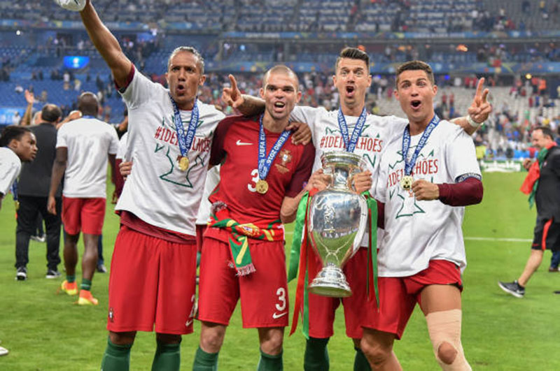 Ronaldo và đội tuyển Bồ Đào Nha sẽ bay tới đâu tại World Cup? - Bóng Đá