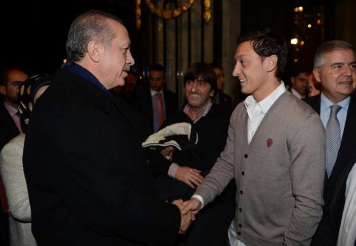 Tổng thống Thổ Nhĩ Kỳ phẫn nộ về vụ Mesut Ozil - Bóng Đá
