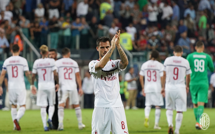 Higuain tỏa sáng nhưng không thể giúp AC Milan giành 3 điểm - Bóng Đá