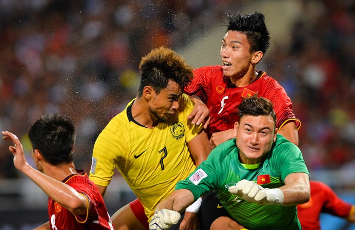 Thầy Park lên tiếng về vị trí của Văn Hậu, Ngọc Hải khi đấu Campuchia - Bóng Đá