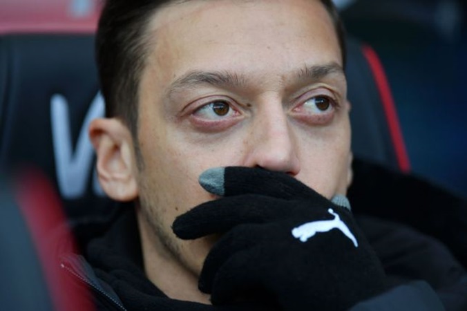 Đâu là lý do khiến Ozil ngồi dự bị tại Arsenal? - Bóng Đá