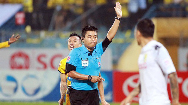 Chưa ra sân, trọng tài FIFA Việt Nam đã bất tỉnh vì bài kiểm tra thể lực - Bóng Đá