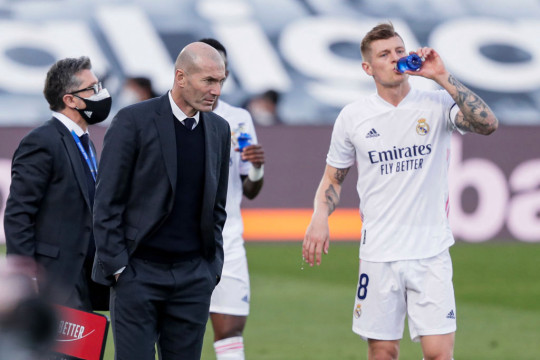 Sau tất cả, Toni Kroos lên tiếng về tương lai của Zidane - Bóng Đá