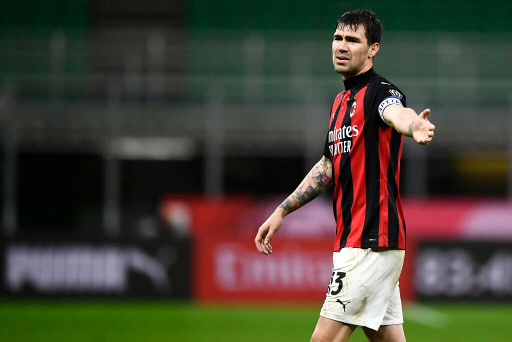 Barca muốn có sự phục vụ của Romagnoli theo dạng trao đổi cầu thủ.