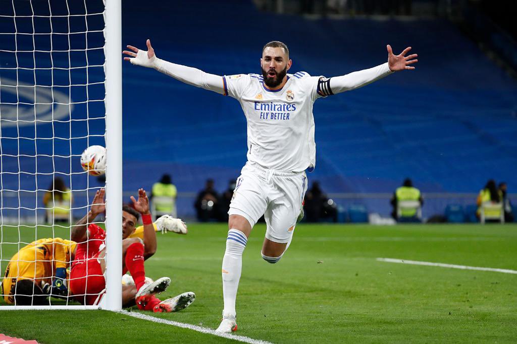 Vượt mặt Henry, Benzema phá vỡ im lặng - Bóng Đá