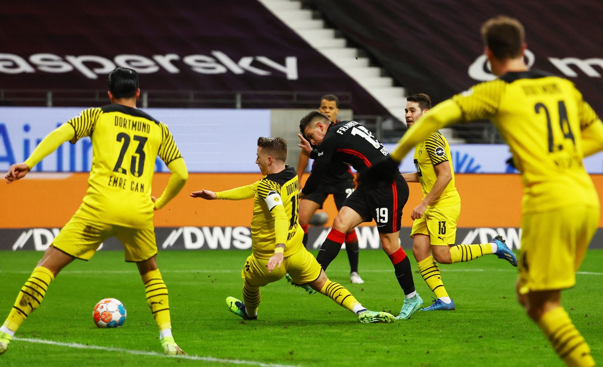 Dortmund thắng ngược Frankfurt dù bị dẫn 2-0 - Bóng Đá