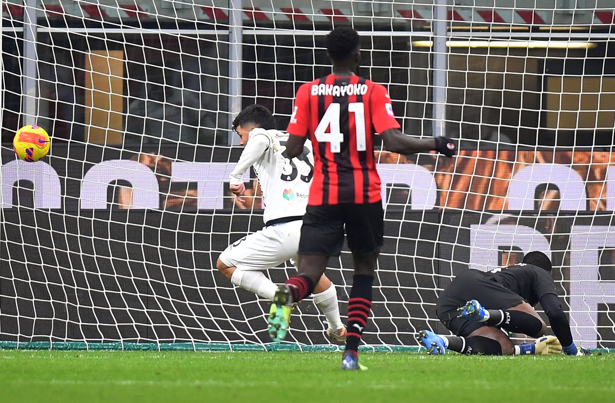 Milan thua ngược Spezia ở phút 90+5 - Bóng Đá