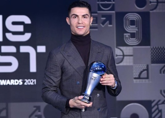 Ronaldo nhắn MU sau khi đoạt giải Đặc biệt của The Best FIFA 2021 - Bóng Đá