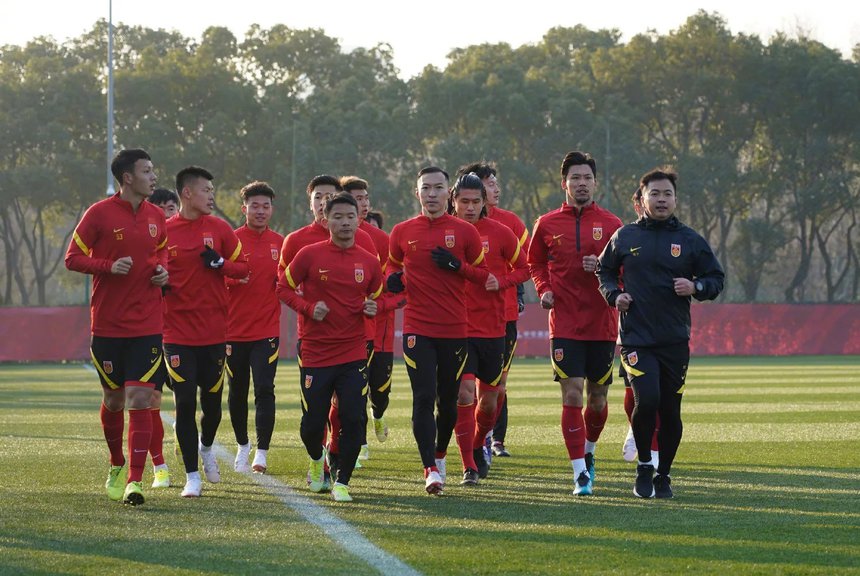 Tuyển Trung Quốc mang 27 cầu thủ đến Việt Nam - Bóng Đá