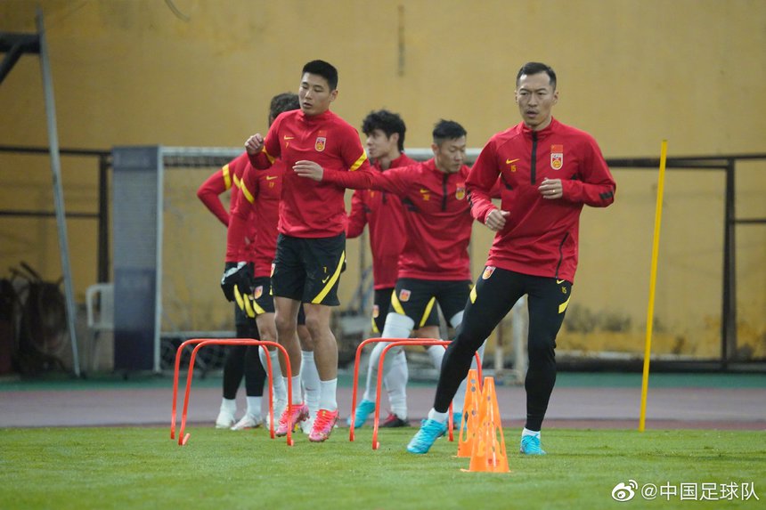 Tiền vệ Trung Quốc: 'Hy vọng thắng tuyển Việt Nam' - Bóng Đá
