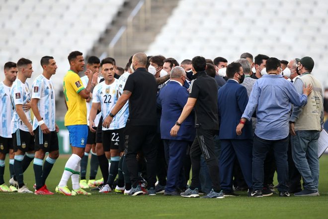 FIFA cấm thi đấu 4 tuyển thủ Argentina ở vòng loại World Cup - Bóng Đá