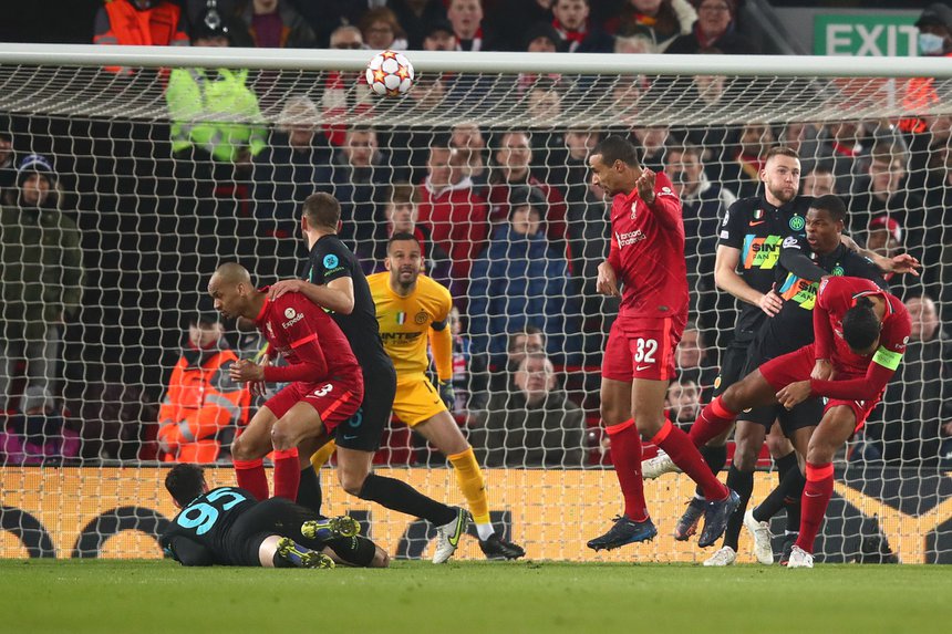 Salah sút dội cột 2 lần trong trận thua của Liverpool - Bóng Đá