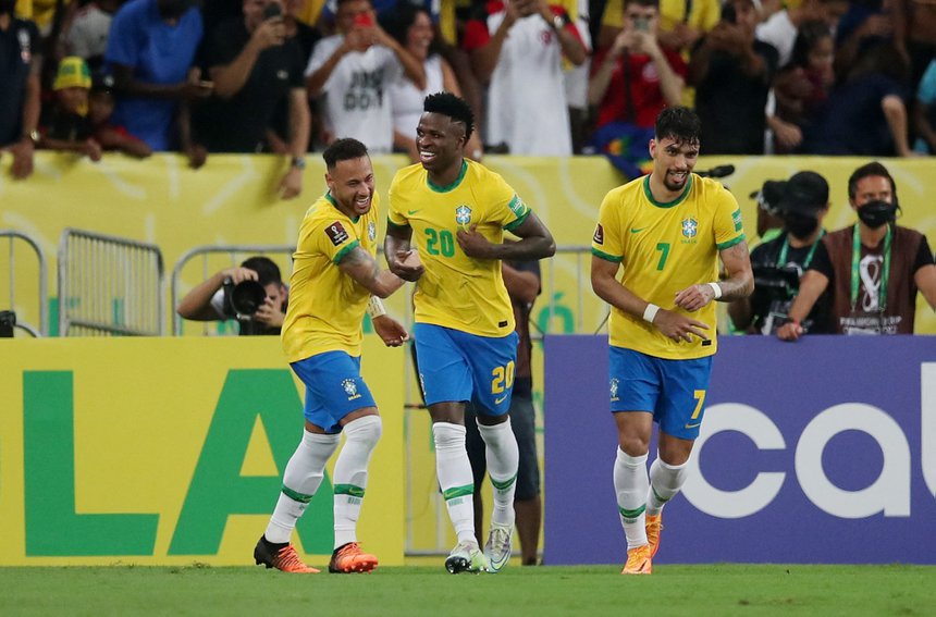 Coutinho ghi bàn giúp Brazil thắng Chile 4-0 - Bóng Đá