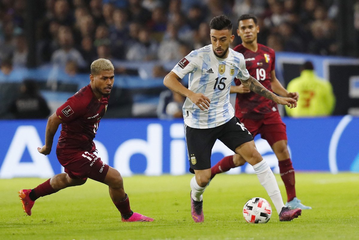 Messi giúp Argentina thắng Venezuela 3-0 - Bóng Đá