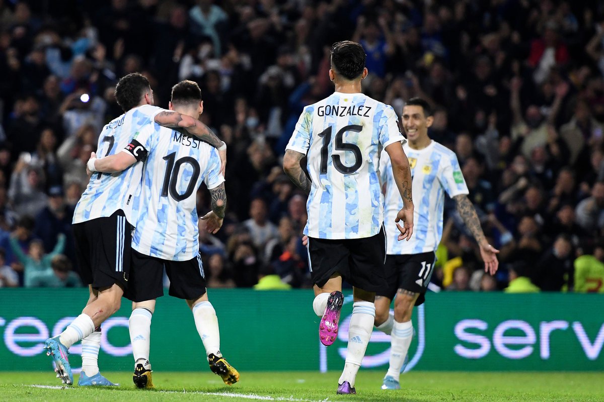 Messi giúp Argentina thắng Venezuela 3-0 - Bóng Đá