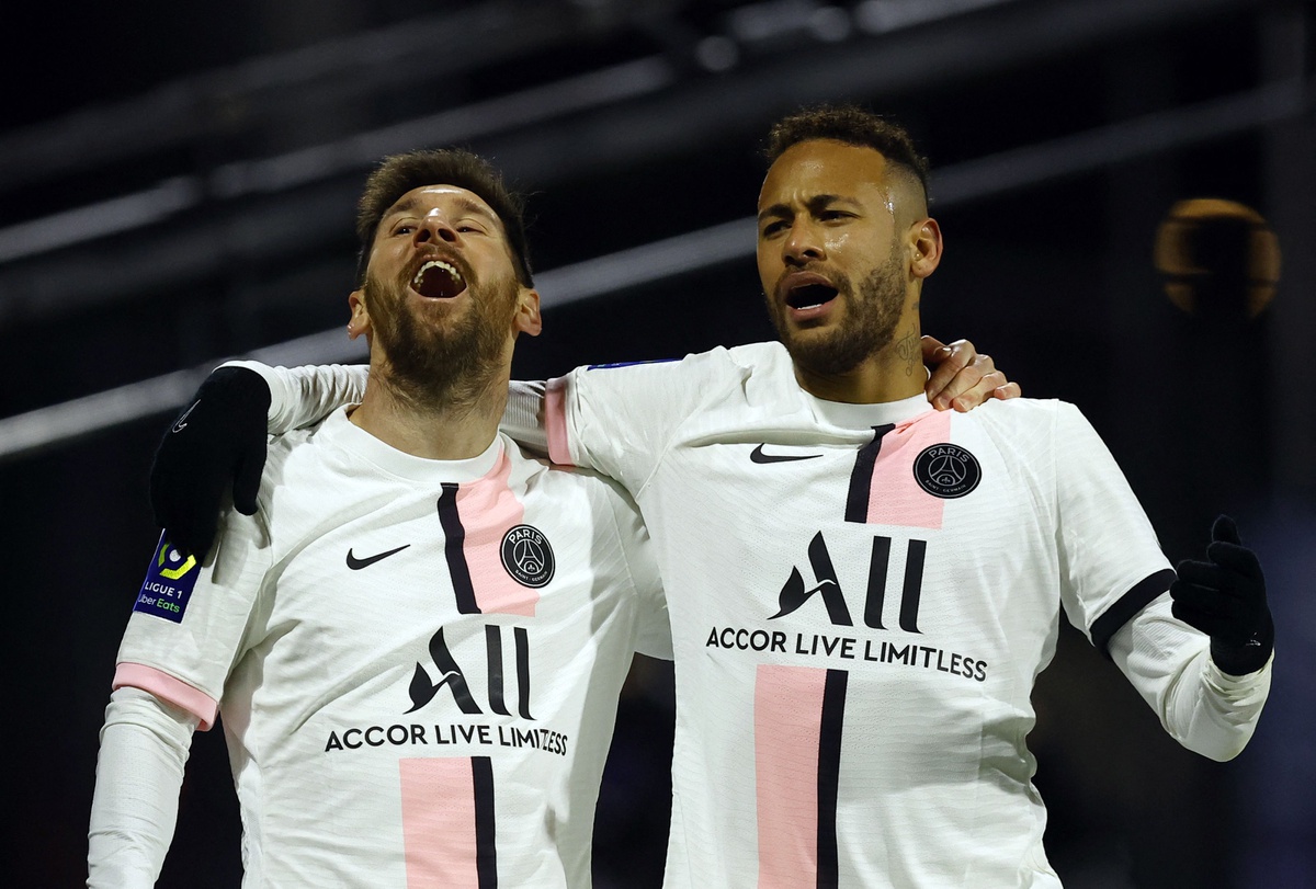Messi, Mbappe, Neymar giúp PSG đè bẹp Clermont Foot - Bóng Đá