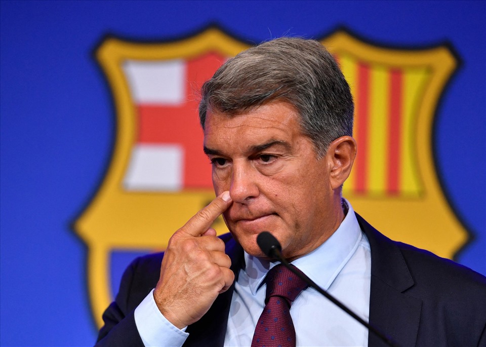 La Liga cảnh báo Barcelona về đăng ký tân binh - Bóng Đá